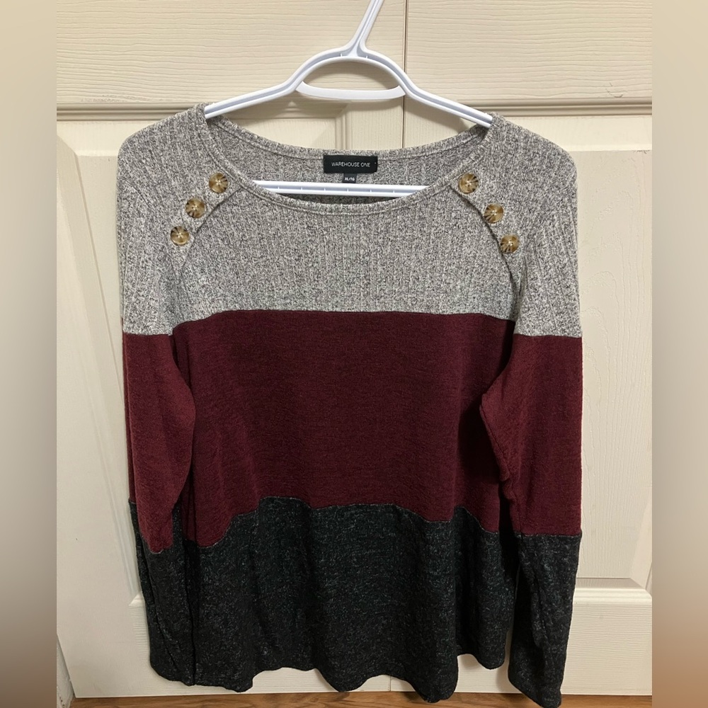 Women’s long sleeve sweater